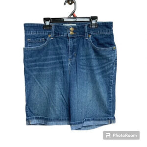 Levi signature jean shorts size 10 cuffed 8 inch length
